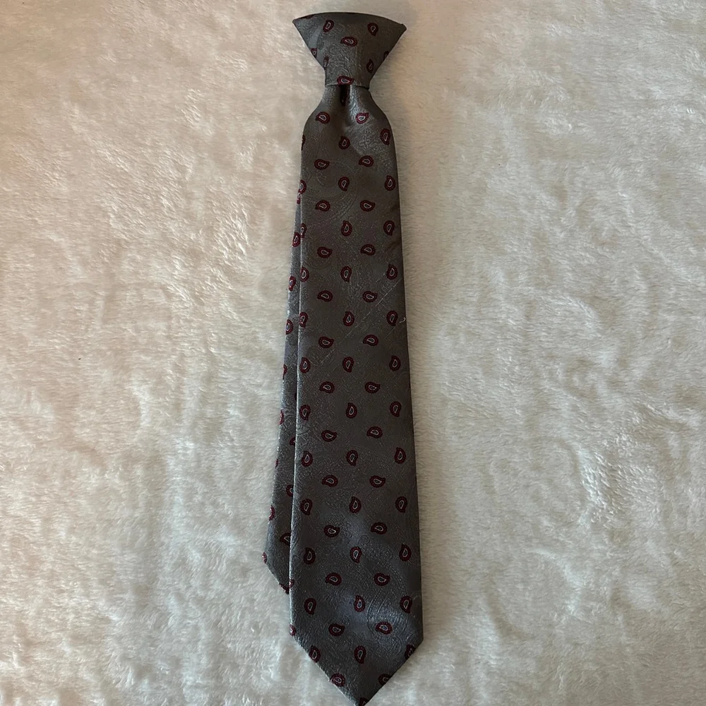 Boys Gray Red Paisley Clip-On Tie 14.5 inches Formal